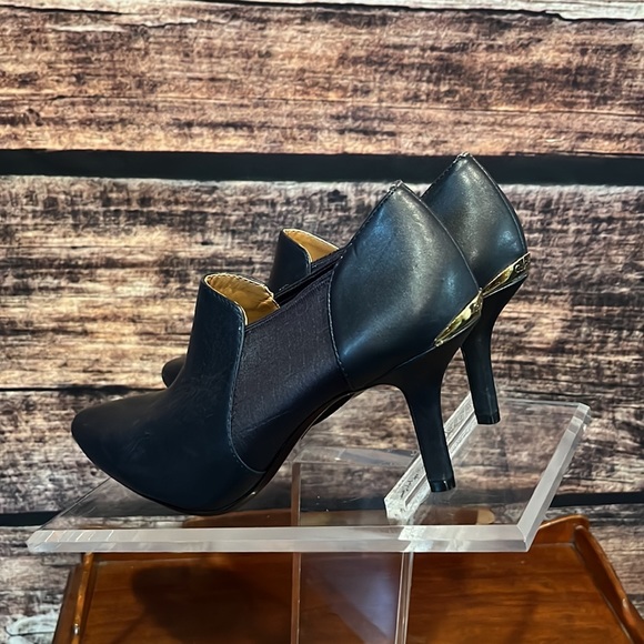 Calvin Klein heels - Picture 5 of 10